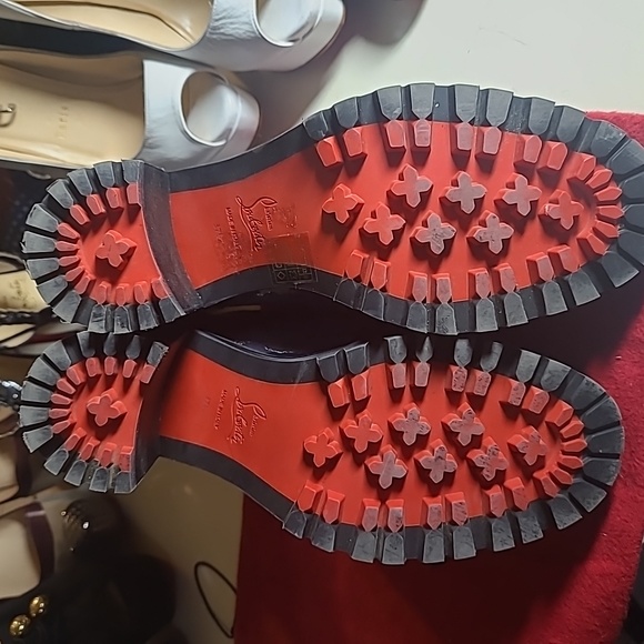 Christian Louboutin - Picture 3 of 8